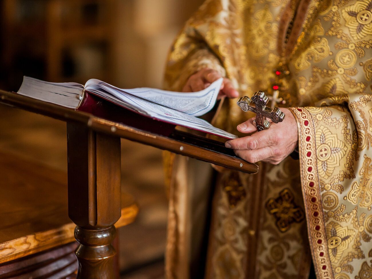 Після поранення священника шпиталізували до київської лікарні "Охматдит", де він перебував п'ять діб у несвідомому стані