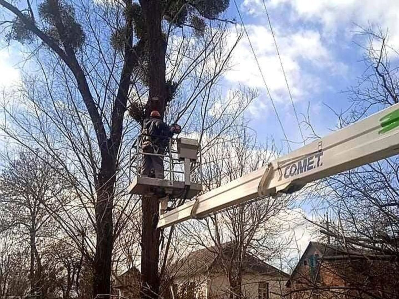 У Київській області вдалося частково відновити електропостачання для 52 тис. сімей