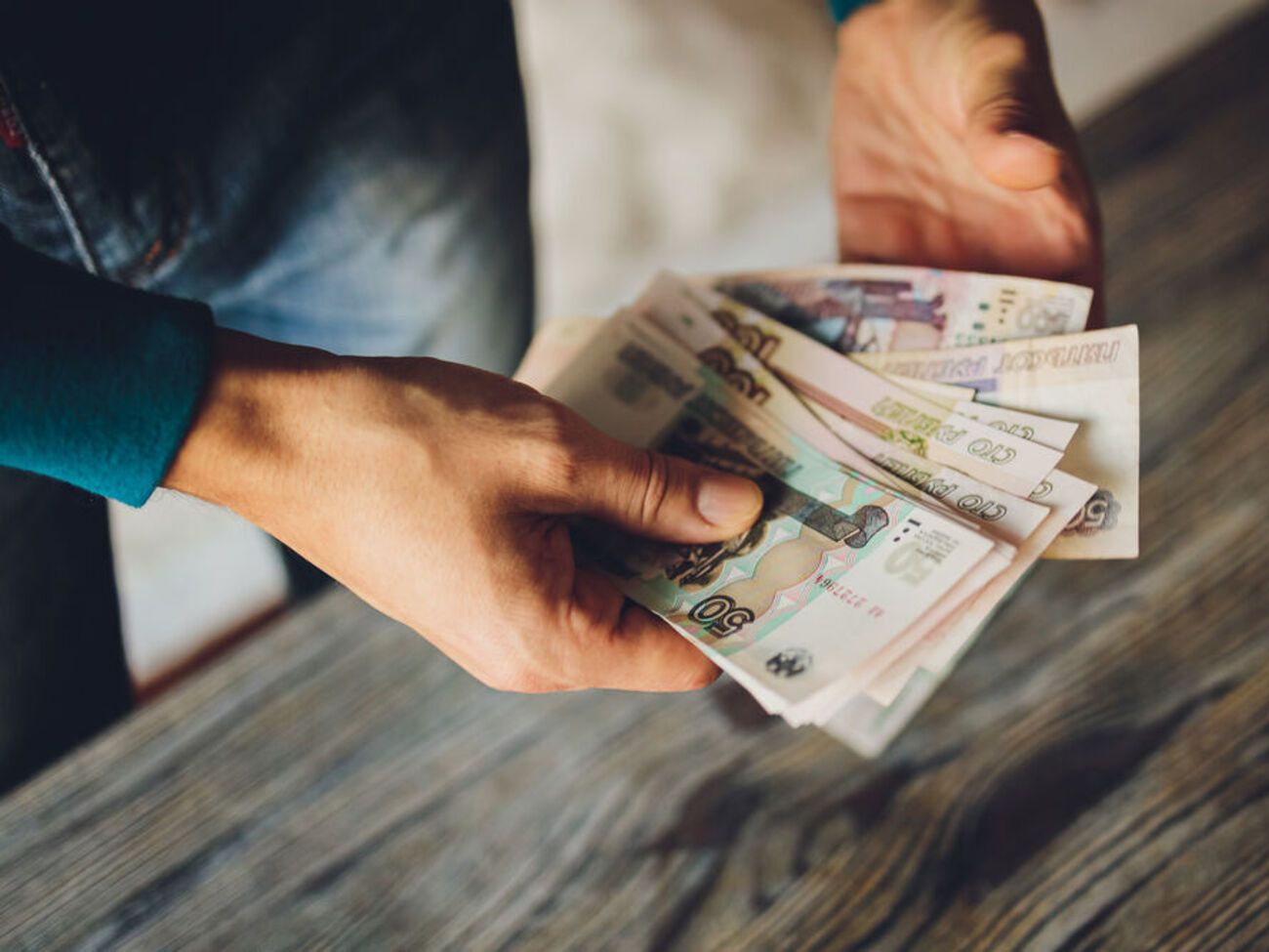У банку додали, що разом із грошима окупанти матимуть шанс урятувати своє життя
