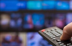 Сейчас население Украины имеет полноценный доступ к программам украинского телевидения и радио