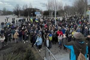 Жители Мелитополя протестуют против российских оккупантов