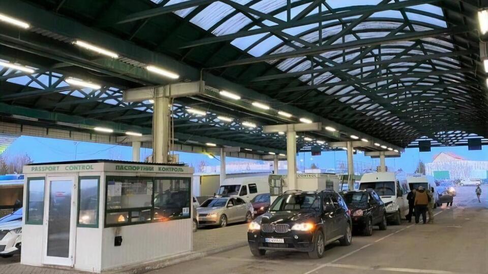 На деяких КПП не зафіксували черг ні автомобілів, ні пішоходів