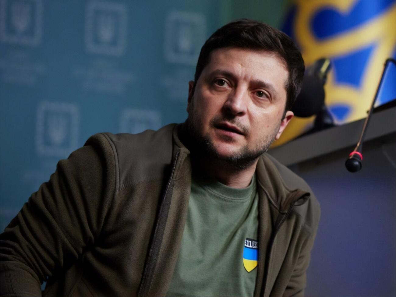 Владимир Зеленский:&nbsp;Мы в НАТО? Нет. У нас есть ядерное оружие? Нет. Что я должен сказать? Кому я должен что-то дать?