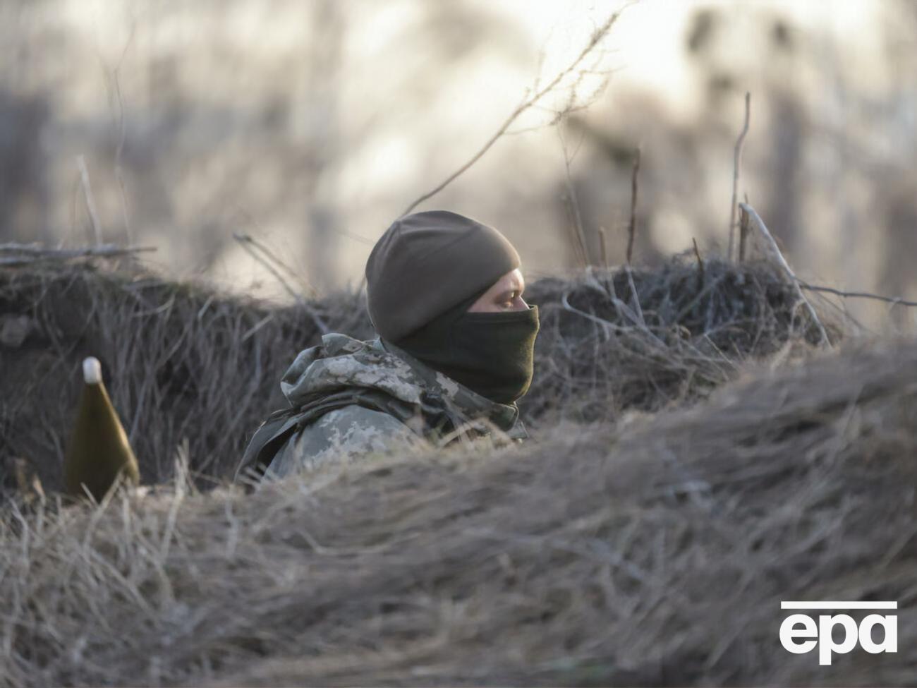 Під час огляду підозрілого автомобіля службовці виявили зброю, квадрокоптер, велику кількість готівки