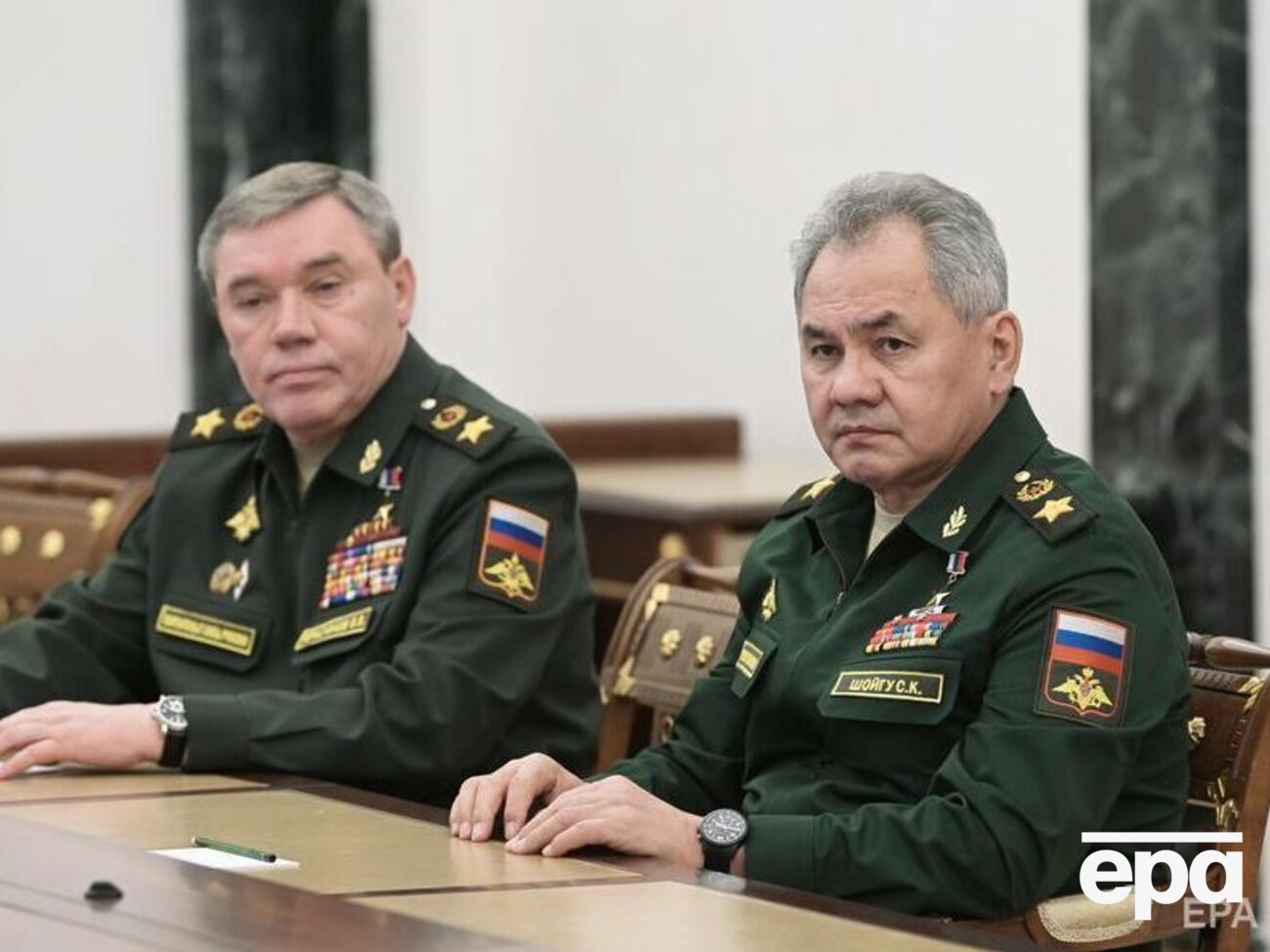 В РФ сейчас идет поиск виновных, говорит Швец. На фото&nbsp;&ndash; Герасимов и Шойгу