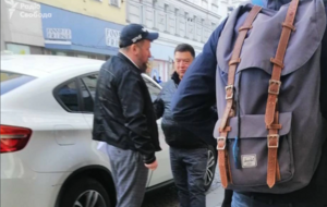 По данным журналистов, Тупицкий был замечен 24 марта на выходе из гостиницы Stefanie в центре австрийской столицы