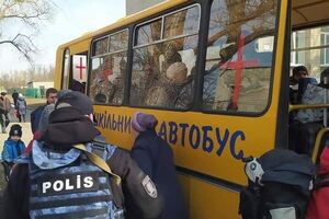 Українських громадян евакуйовують із зон бойових дій