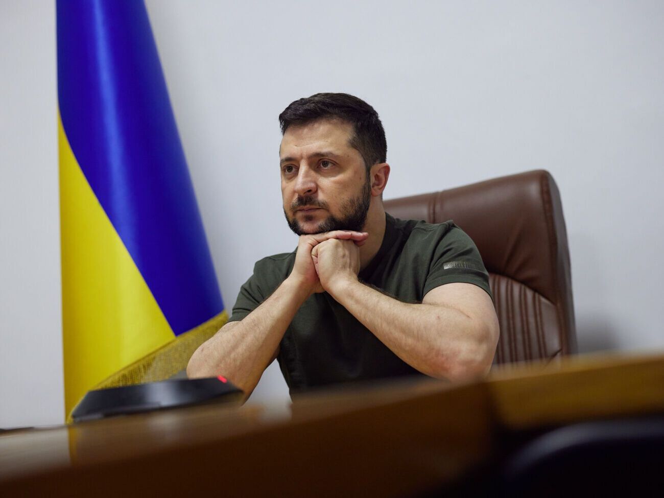 Украине нужно больше оружия из-за интенсивности войны, отметил Зеленский