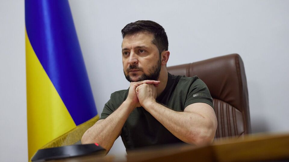 Украине нужно больше оружия из-за интенсивности войны, отметил Зеленский
