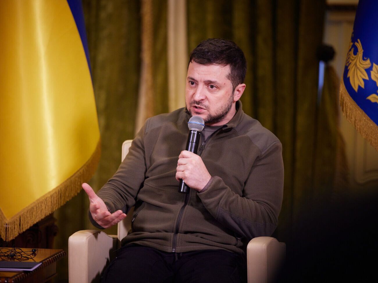 Нидерландам вместе с другими странами ЕС нужно сделать все, чтобы у России не было ресурсов продолжать войну против Украины, отметил Зеленский