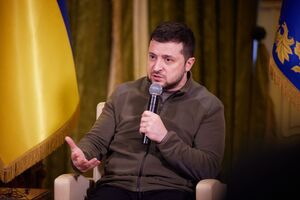 Нидерландам вместе с другими странами ЕС нужно сделать все, чтобы у России не было ресурсов продолжать войну против Украины, отметил Зеленский