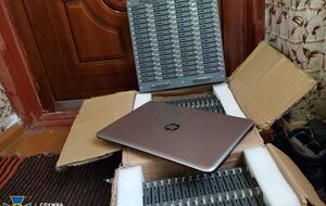 У СБУ повідомили, що обладнанням ботоферми керували з території РФ