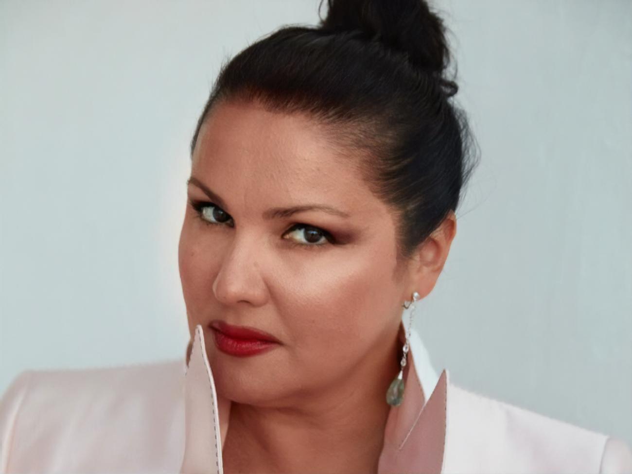 Нетребко отказалась