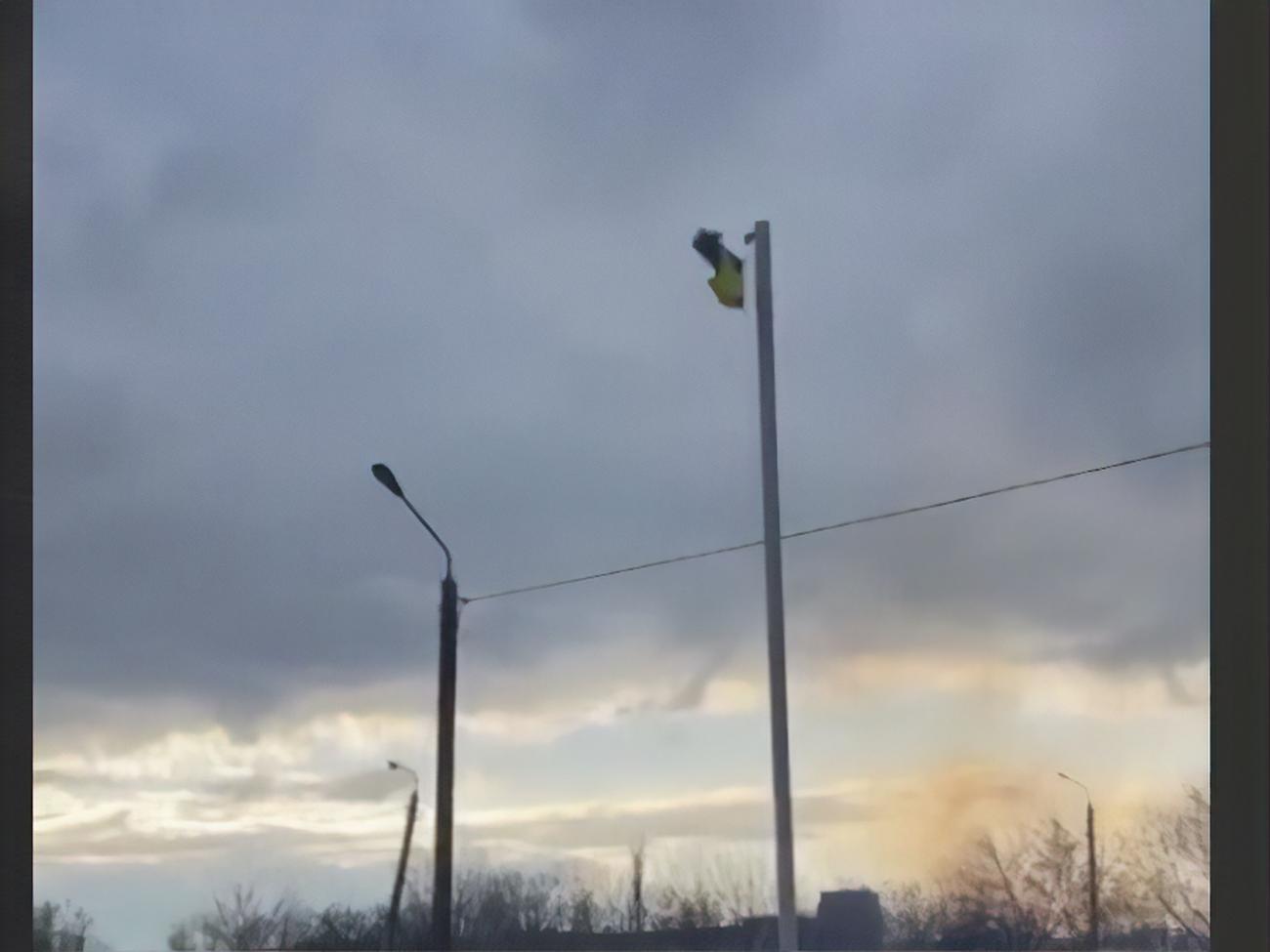 Над аеродромом Кульбакине підняли український прапор, бої за аеродром тривають