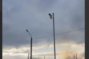 Над аеродромом Кульбакине підняли український прапор, бої за аеродром тривають
