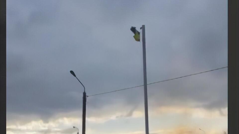 Над аеродромом Кульбакине підняли український прапор, бої за аеродром тривають