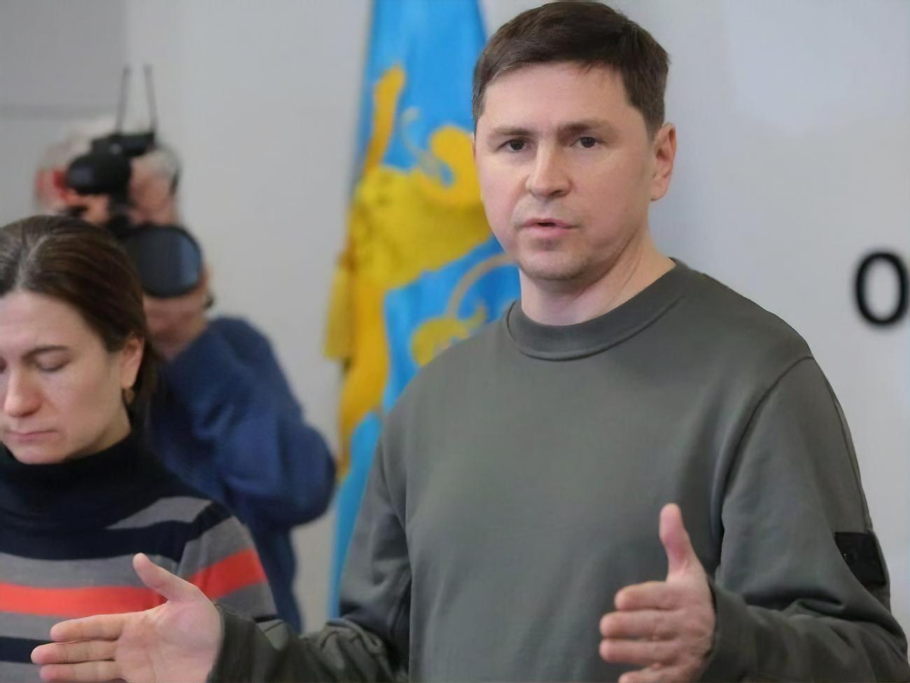 Подоляк каже, що закриття неба над Україною дасть можливість "повернути росіян у більш-менш адекватний статус"