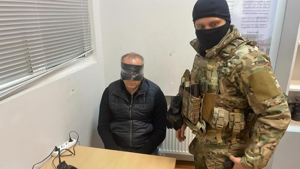 Шуфрич "цел и невредим", сообщили в 206-м батальоне теробороны. Его передали СБУ
