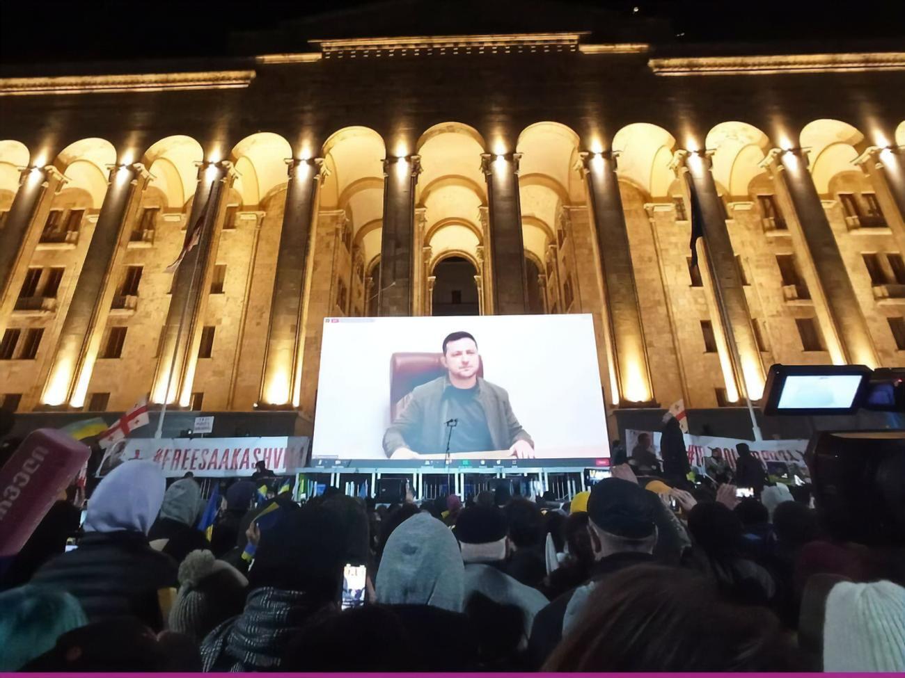 Владимир Зеленский:&nbsp;Европа, будь такой же крепкой, как народ Украины. Слава Украине!