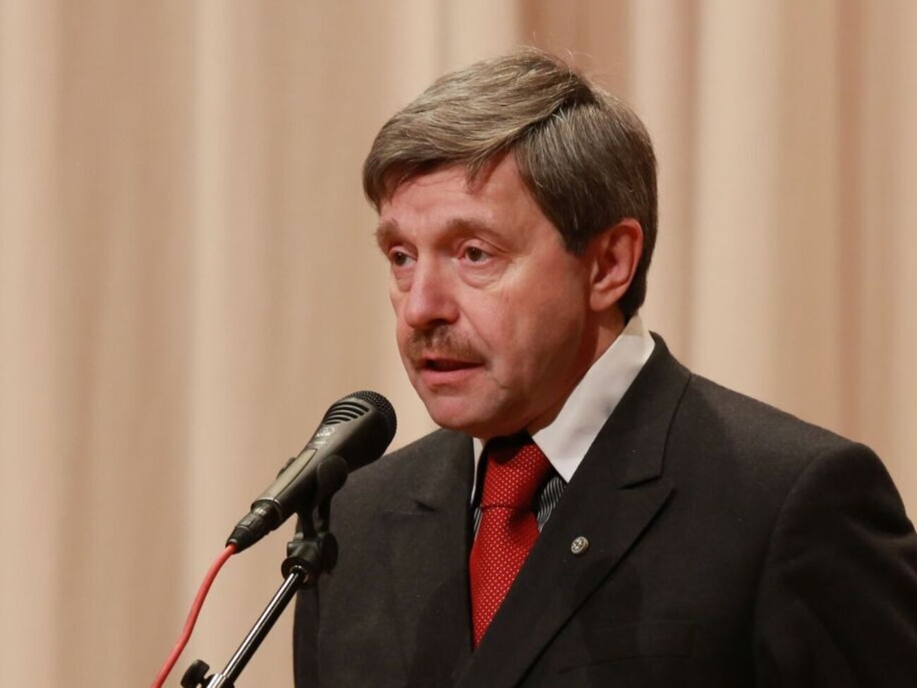 Кремлівська сірість зводить "русский мир" на п'єдестал. Щоправда, людство, якщо виживе, цей п'єдестал проклинатиме