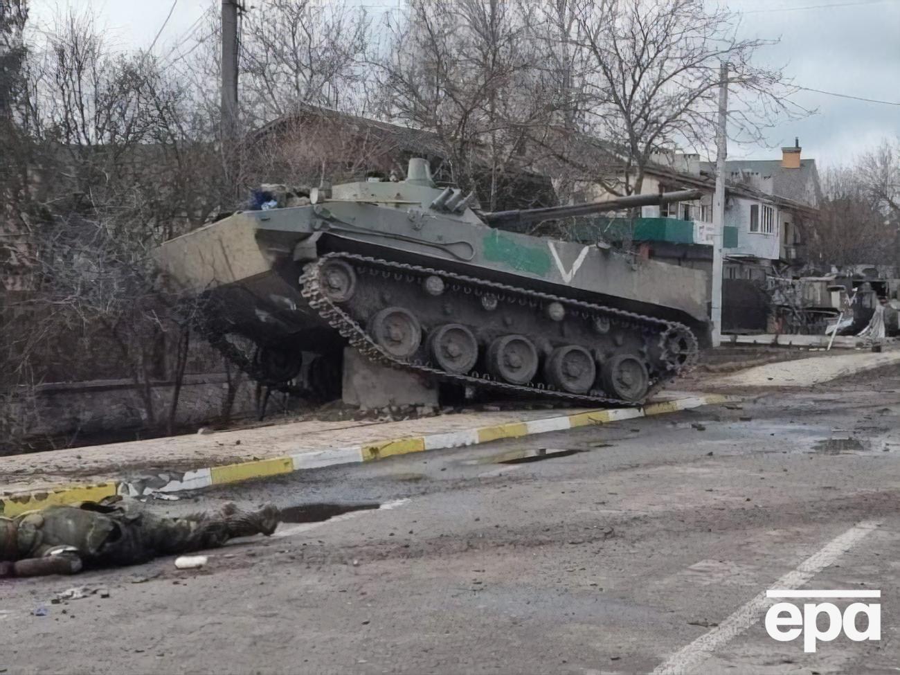 Російська армія не сильна, вона просто довга, заявив Арестович