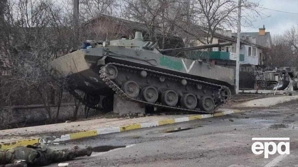 Російська армія не сильна, вона просто довга, заявив Арестович