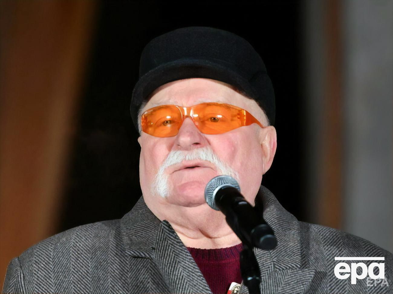 Лех Валенса:&nbsp;Я знаю, это очень сложная и опасная задача. Но я также рассчитываю, что Европейский союз быстро вас примет к себе, чтобы поддерживать вас и помогать вам. Я буду это просить и требовать, потому что вы этого заслуживаете