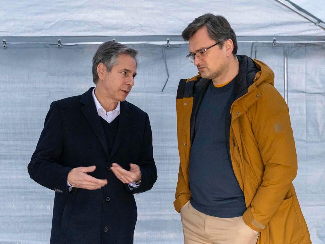 Блінкен і Кулеба погодили кроки "для посилення оборони України від варварських дій Росії у повітрі", повідомили в МЗС