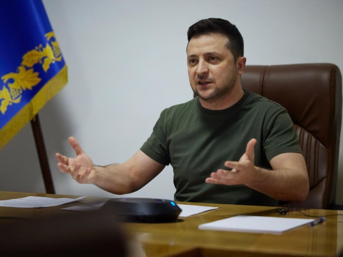 Зеленский (на фото) поговорил по видеосвязи с Маском