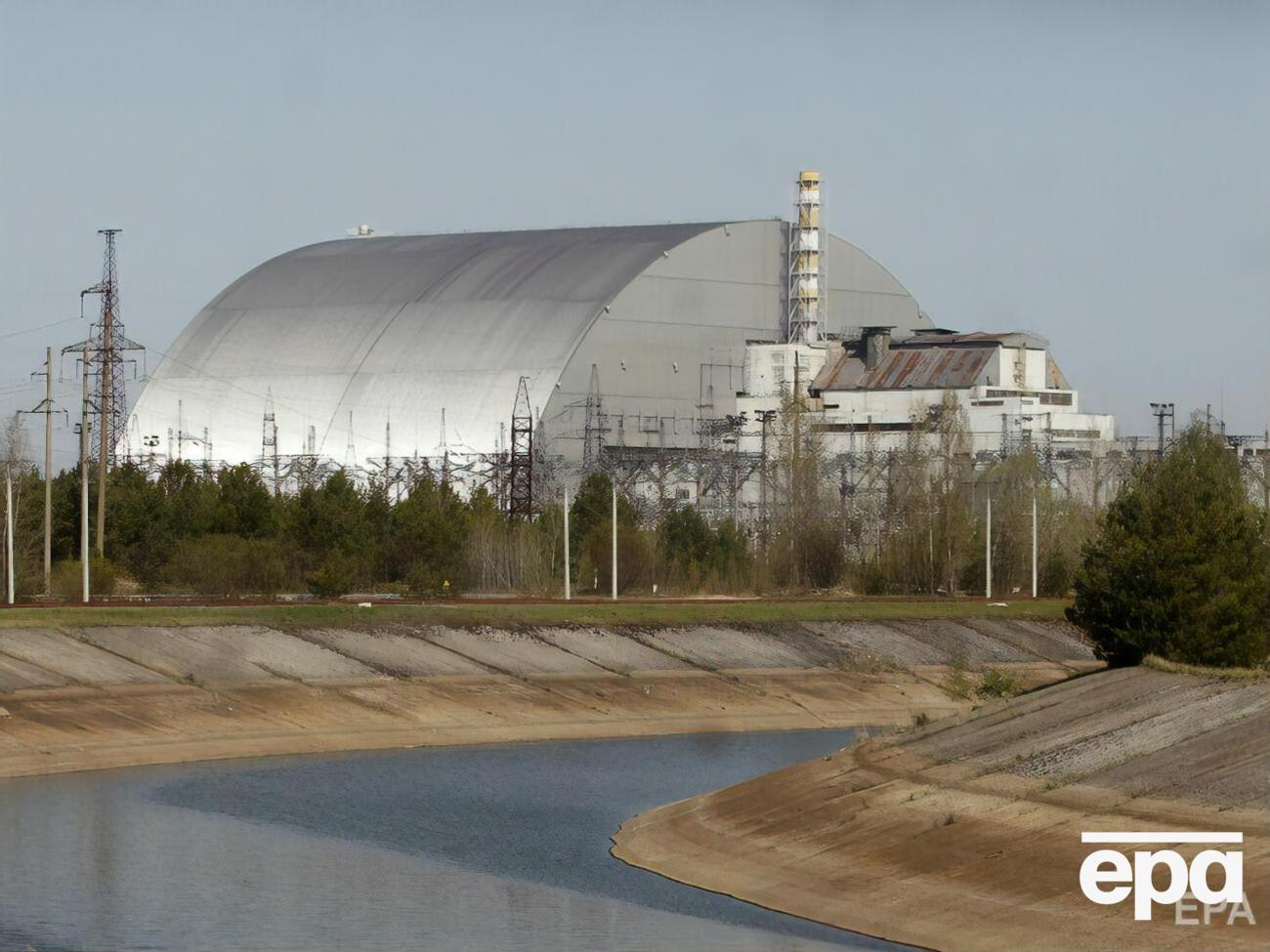 Российские оккупанты захватили ЧАЭС и обстреляли ЗАЭС