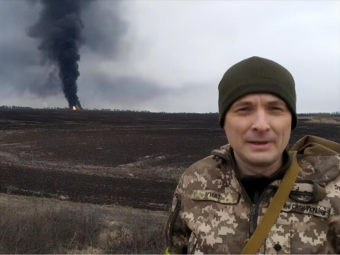 Спикер ВС ВСУ Игнат полагает, что по аэродрому ударили стратегическими крылатыми ракетами Х-101, выпущенными из бомбардировщиков-ракетоносцев