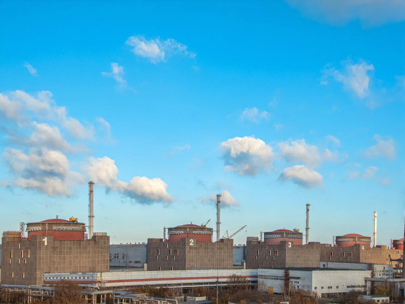 Персонал Запорожской атомной станции сейчас работает под контролем российских военных