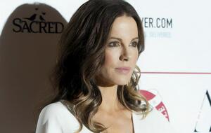 Бекінсейл закликала підписників пожертвувати гроші на допомогу українським біженцям