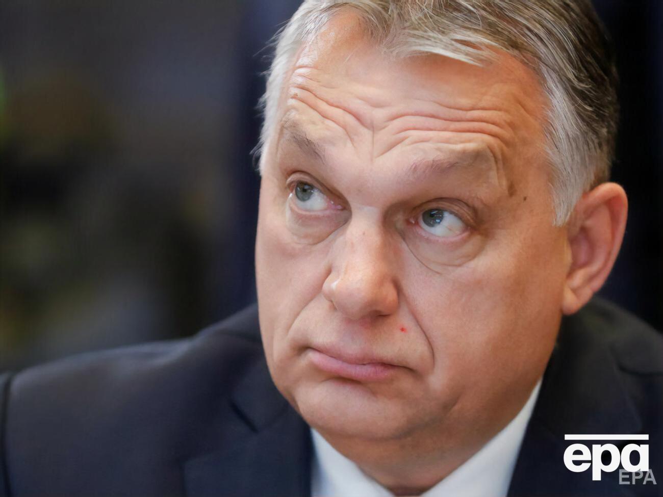 Согласно тексту указа, подписанного Орбаном, Венгрия не разрешает поставки летального оружия через свою территорию в Украину