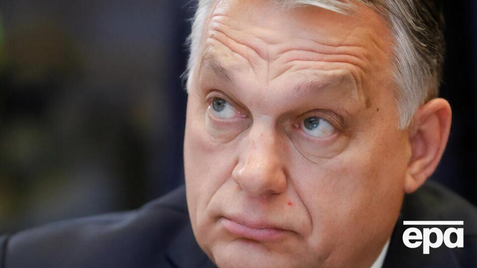 Відповідно до тексту указу, який підписав Орбан, Угорщина не дозволяє постачання летальної зброї через свою територію до України