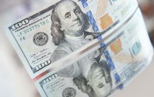 В феврале НБУ продал $1,3 млрд и выкупил $901,2 млн