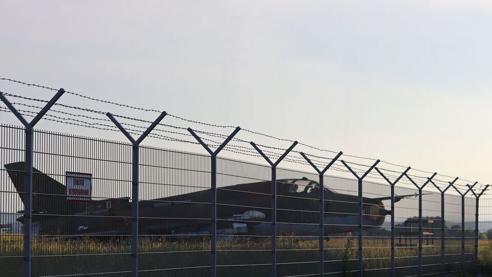 С декабря 2021 года подозреваемая собирала информацию о работе аэродрома воинской части в Ивано-Франковской области, отметили в ОГУ