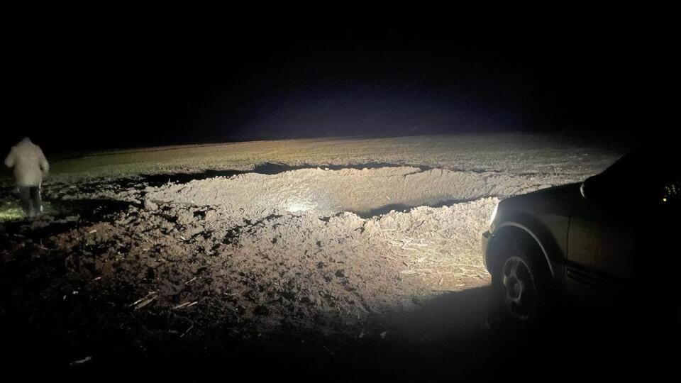 Геращенко показал воронку от взрыва ракеты