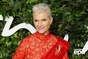 Мей Маск: Ми сподіваємося, це невдовзі закінчиться