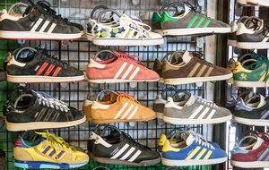 Adidas прекратила онлайн- и офлайн-продажи в России