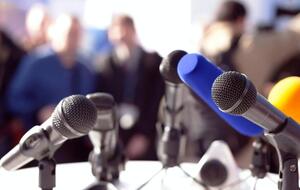 Во многих российских медиа из страны уехала значительная часть журналистов