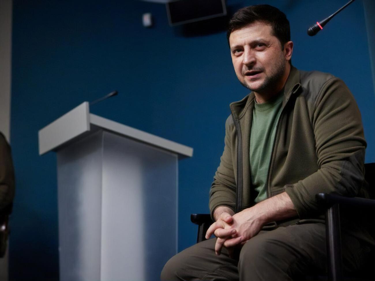 Зеленский: Когда границы прав и свобод нарушаются и на них наступают, тогда вы должны нас защищать. Потому что мы первые. А вы станете вторыми