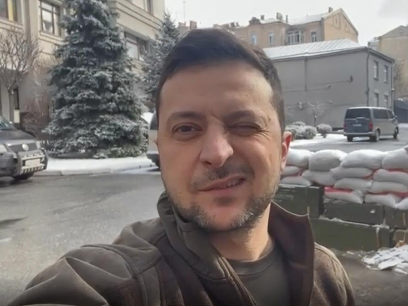 Зеленський: Все одно нормально. Усіх переможемо