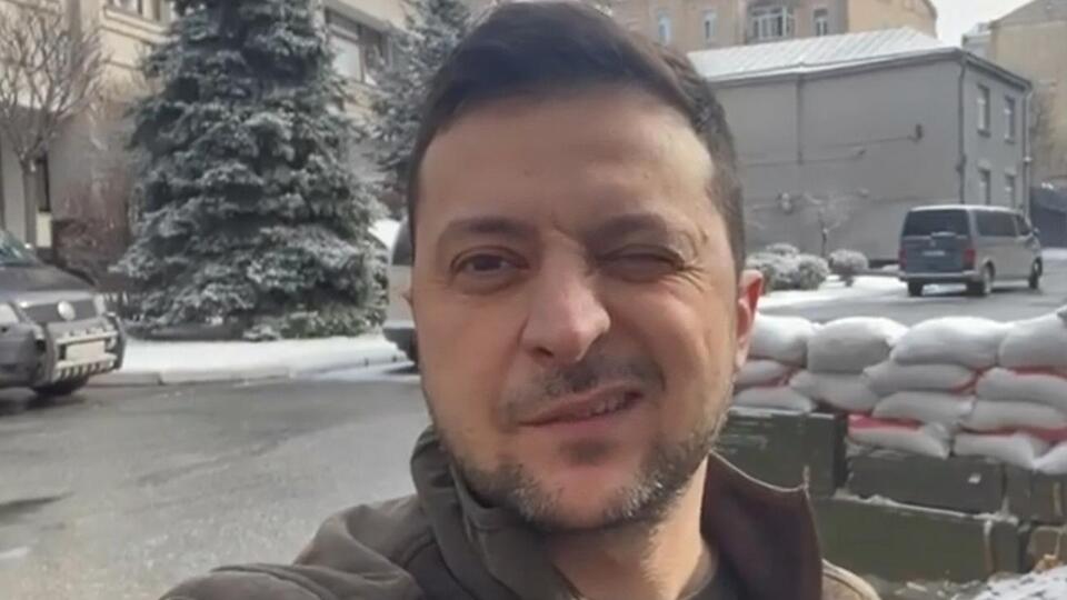 Зеленський: Все одно нормально. Усіх переможемо