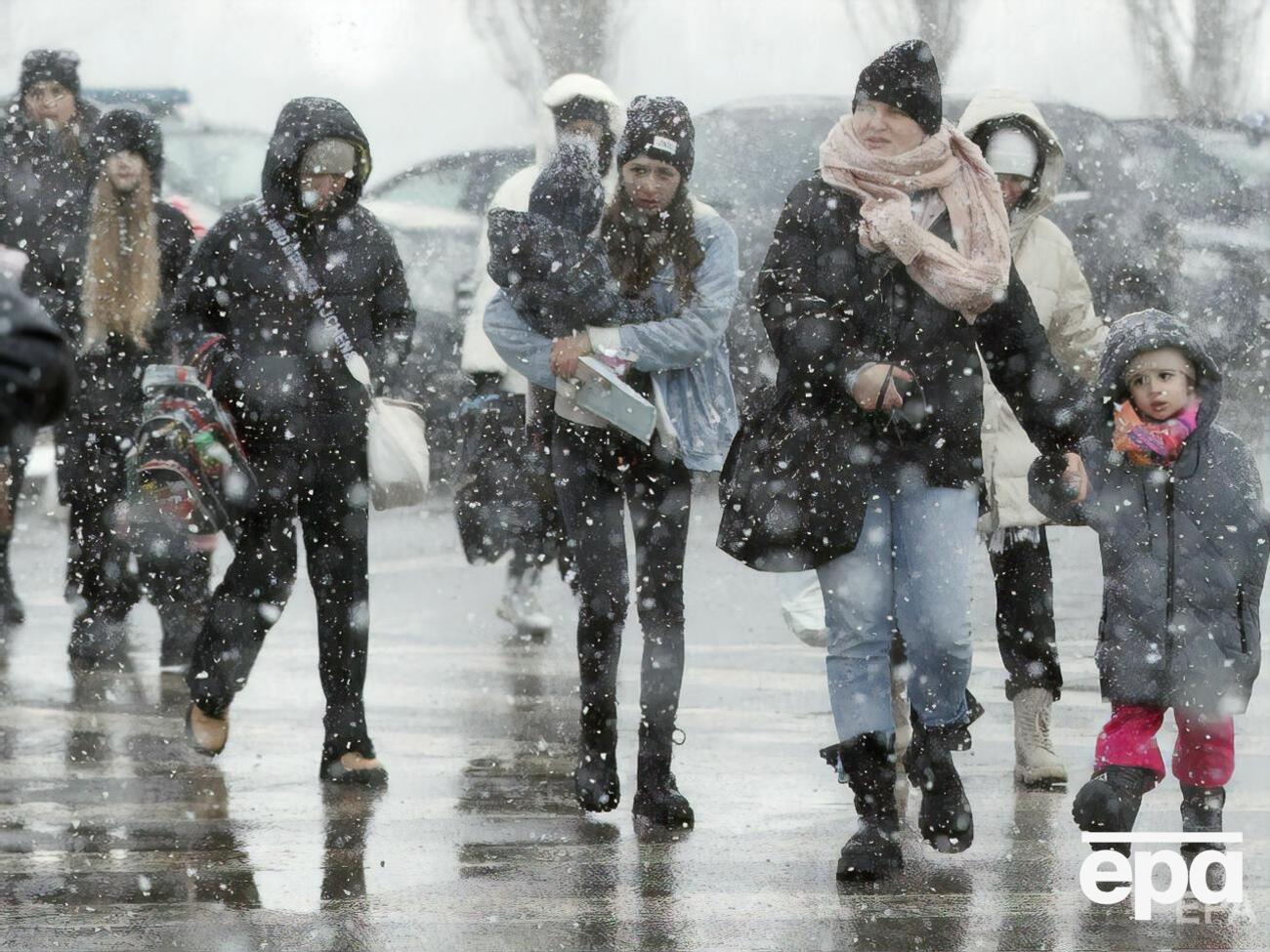 Из Украины с начала войны выехало около 2 млн человек