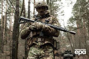 Поранені дісталися найближчого блокпоста українських військових, де їм надали першу медичну допомогу