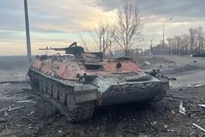 Сьогодні вранці екіпажі ворожого танка і БТР зробили свій вибір, зазначили українські військові