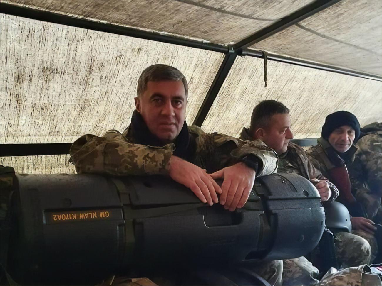 Окруашвілі (ліворуч) разом із грузинськими добровольцями допомагає Україні боротися з російськими окупантами, зазначили у Міноборони