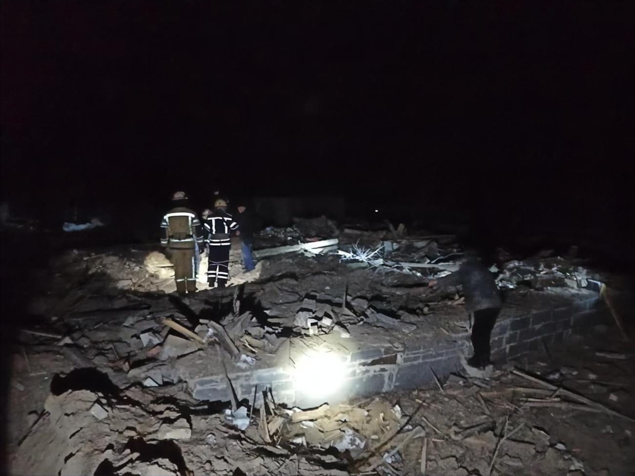 Унаслідок авіаудару в Малині зруйновано сім приватних будинків, зазначили у ДСНС