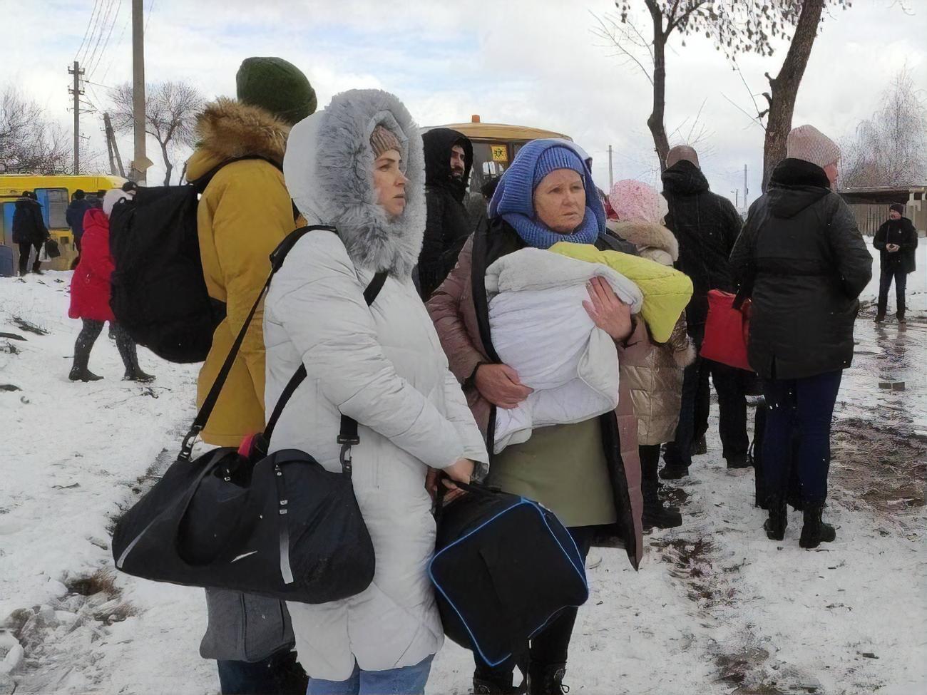 Из Сум&nbsp;эвакуировали беременных женщин, женщин с детьми, пожилых людей, людей с инвалидностью и иностранных студентов&nbsp;